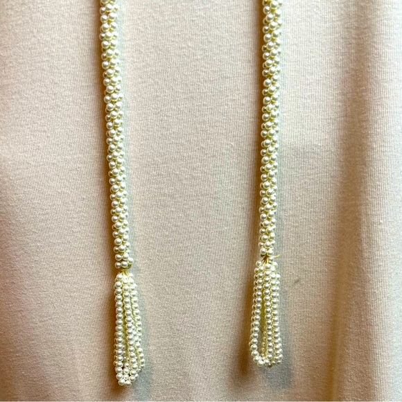Vintage faux pearl single strand necklace. - Picture 4 of 6